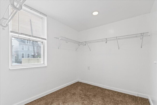 Building Photo - 603 Farragut St