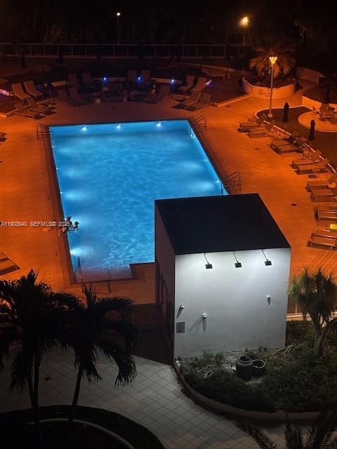 Building Photo - 100 Lincoln Rd