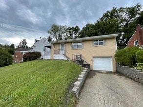Building Photo - 157 Merritt Ave