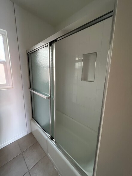 Building Photo - 4164 Madison Ave