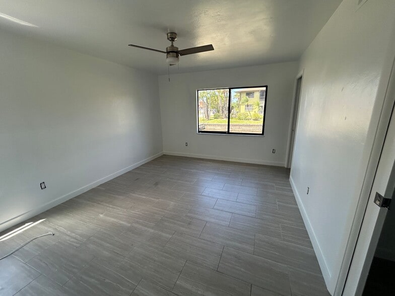 Building Photo - 4712 SE 5th Pl