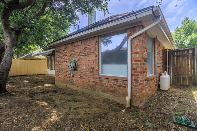 Building Photo - 5923 Flintshire Ct