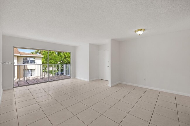 Building Photo - 4154 NW 79th Ave