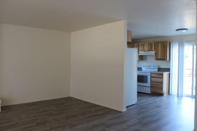 Building Photo - Hillsboro three bedroom ranch