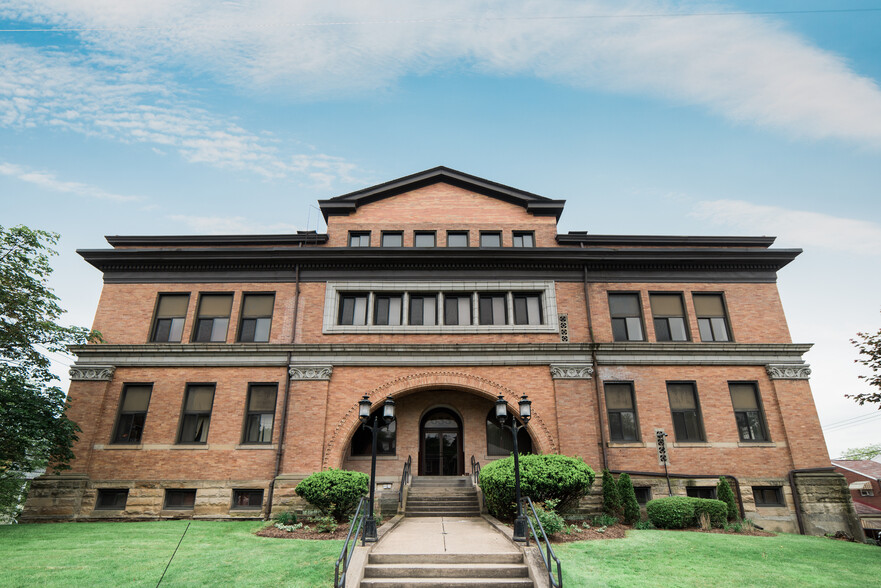 Building Photo - Jacksonian Schoolhouse Apartments