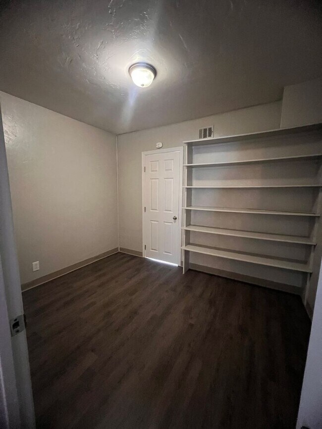 Building Photo - 638 N O St