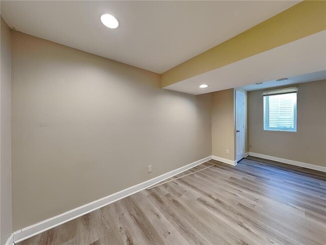 Building Photo - 4010 Monroe St NE