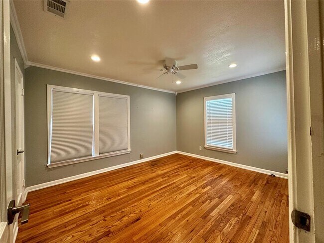 Building Photo - 1509 Vine St