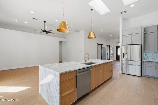 Building Photo - 11415 N 44th St