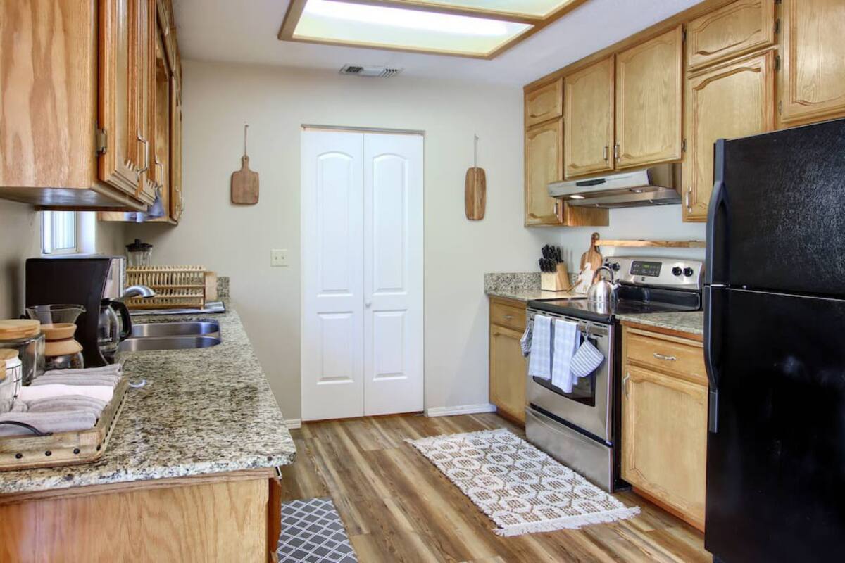 Building Photo - 2410 Coachman Rd