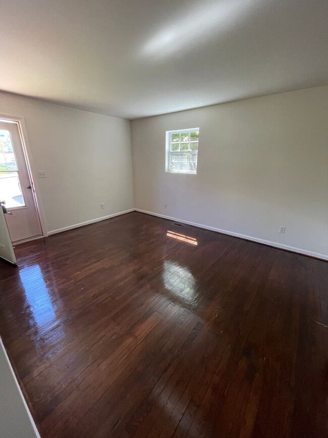 Building Photo - Adorable 3 Bedroom in Winston Salem