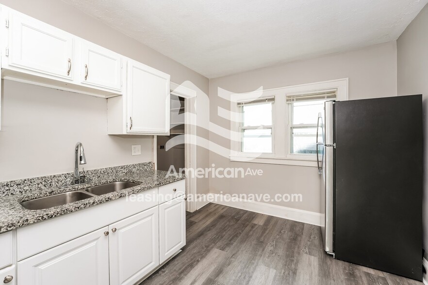 Building Photo - 17000 Melgrave Ave