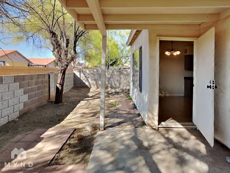 Building Photo - 8161 N Midnight Way