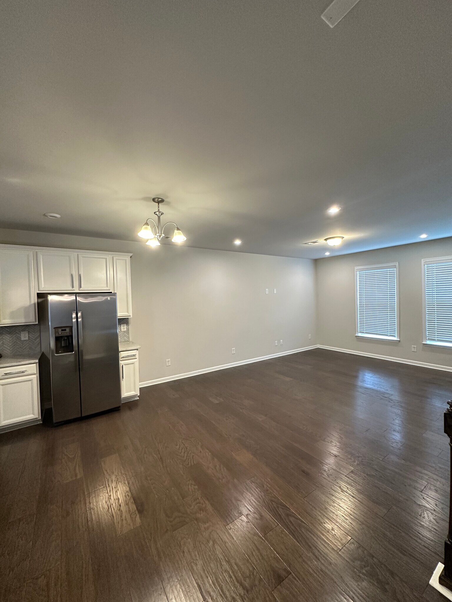 Building Photo - 3040 Regal Crown Dr