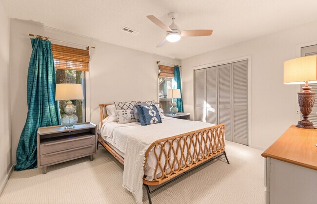 Building Photo - 2415 The Haul Over