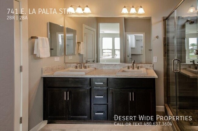 Building Photo - 741 E La Palta St