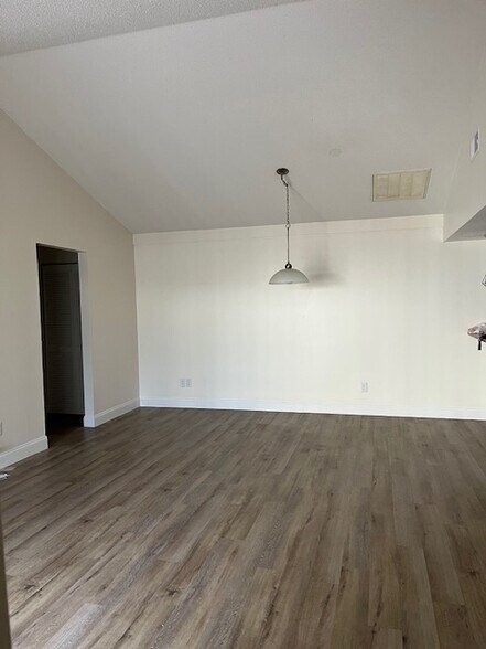 Building Photo - 13391 Fox Chapel Ct