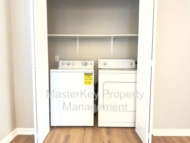 Building Photo - 1101 Amber Acres Ln