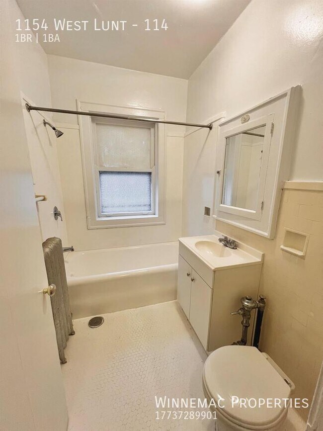 Building Photo - 1154 West Lunt-114