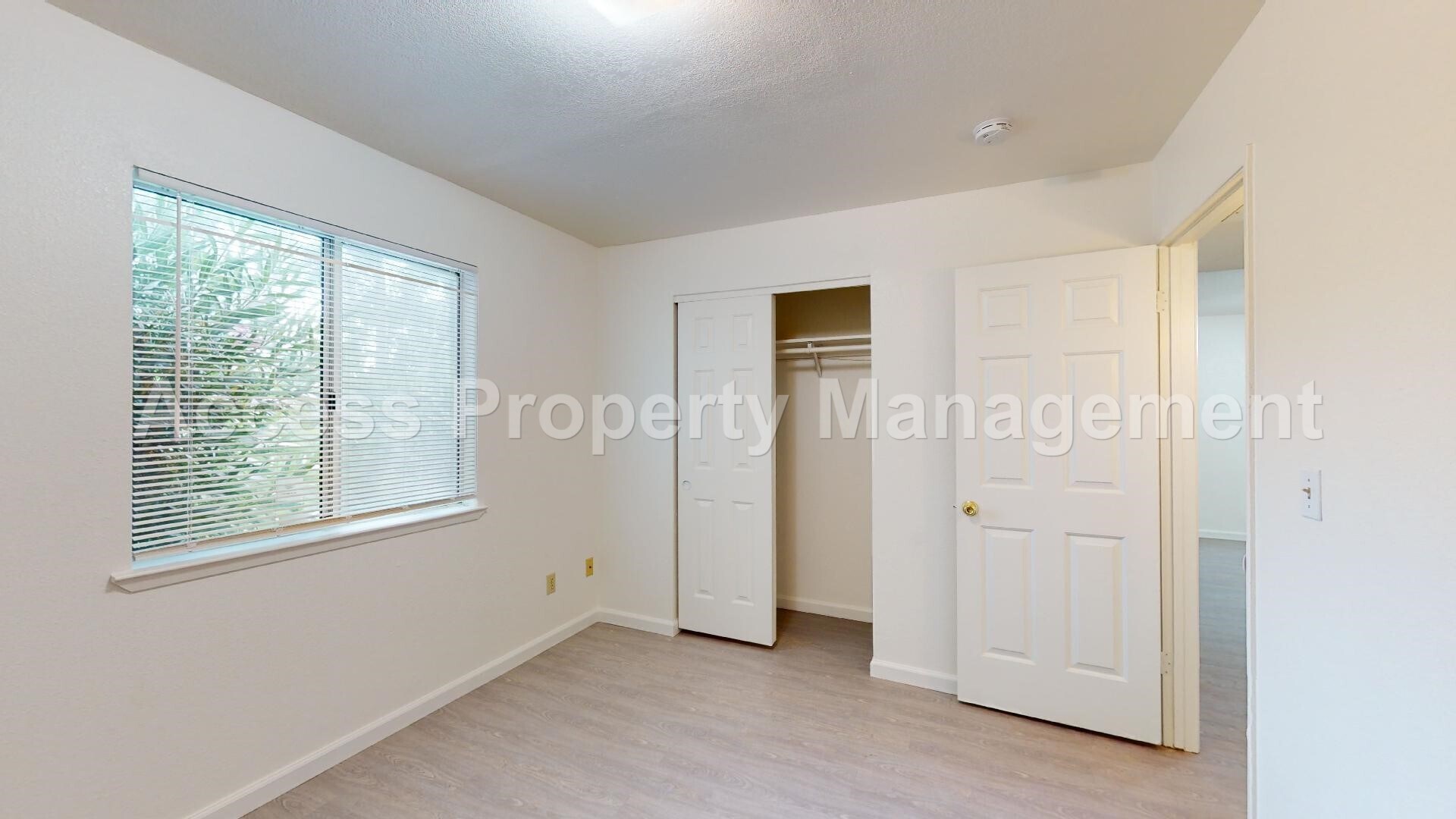 Building Photo - 114 Baker St