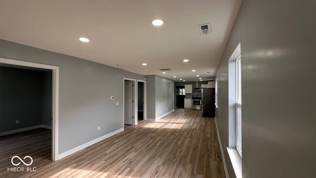 Building Photo - 1107 E Mulberry St