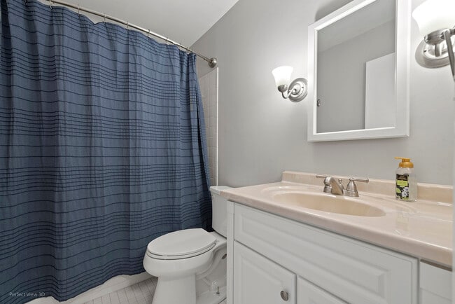 Building Photo - 1750 Henley St