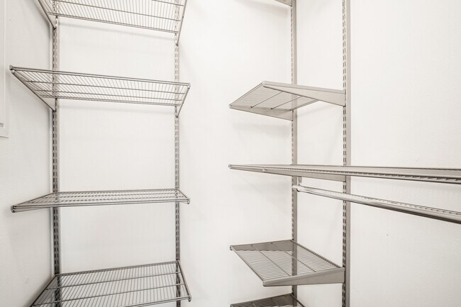 Building Photo - 2936 Commerce St