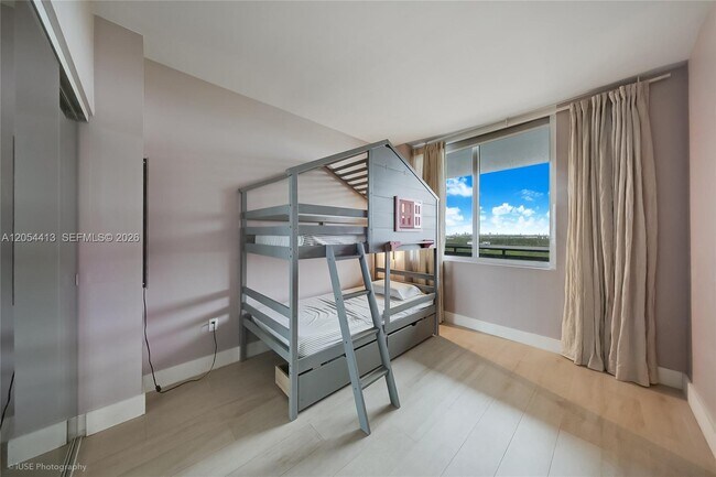 Building Photo - 16385 Biscayne Blvd