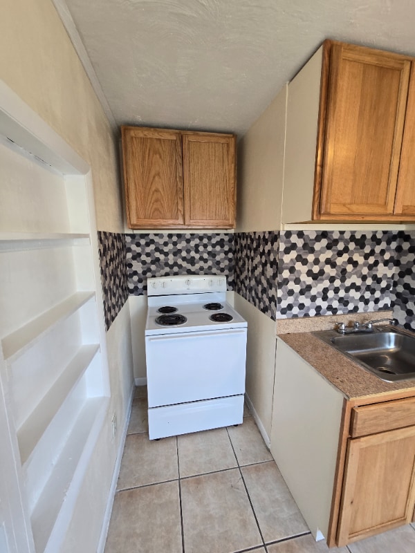 Building Photo - 1032 S Nova Rd