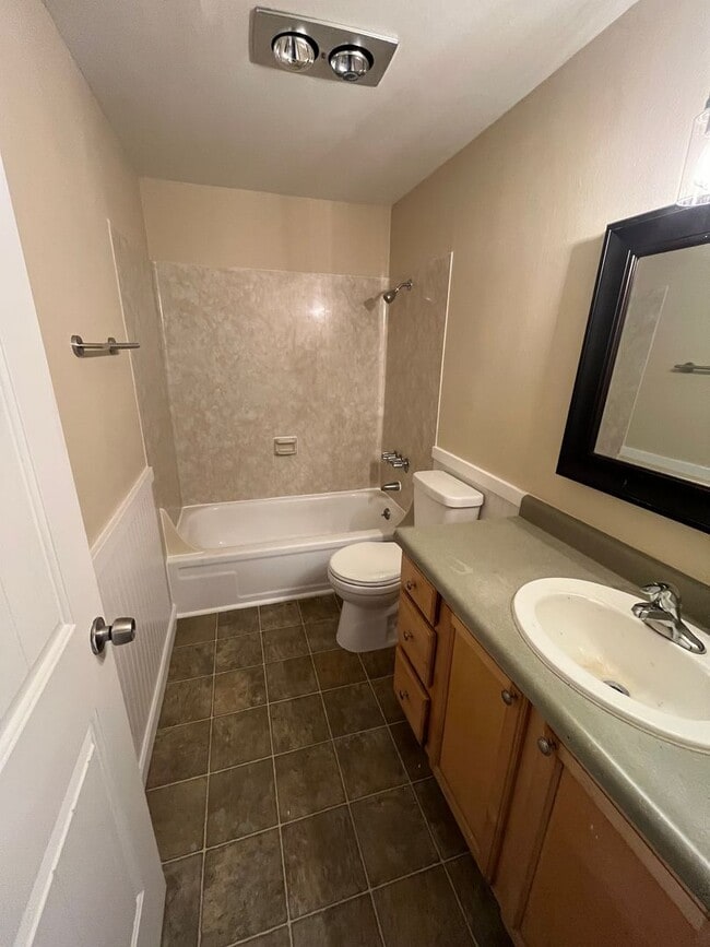 Building Photo - 18950 NW Shadow Ln