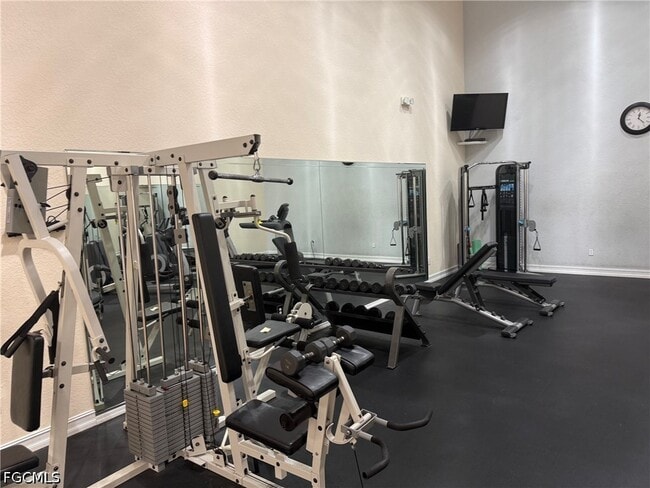 Building Photo - 6401 Aragon Way