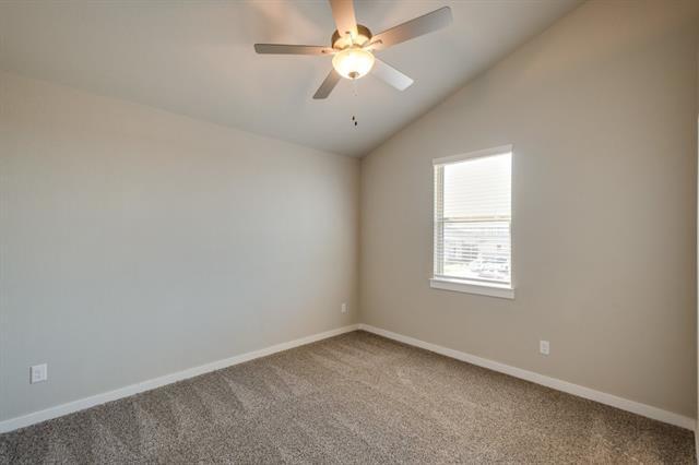 Building Photo - 627 Wheatfield Dr