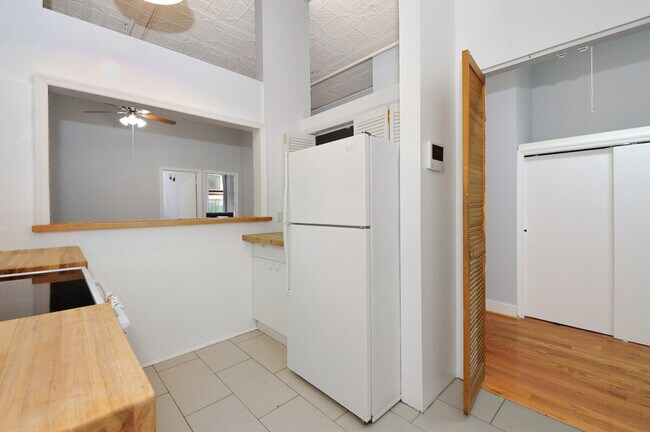 Building Photo - 275 Greenwich St