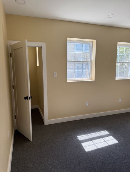 Building Photo - 6040 Kingsessing Ave