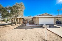 Building Photo - 4652 Troy Pl