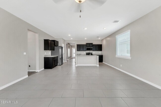 Building Photo - 1644 Folkstone St