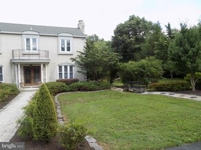 Building Photo - 313 Glenville Rd