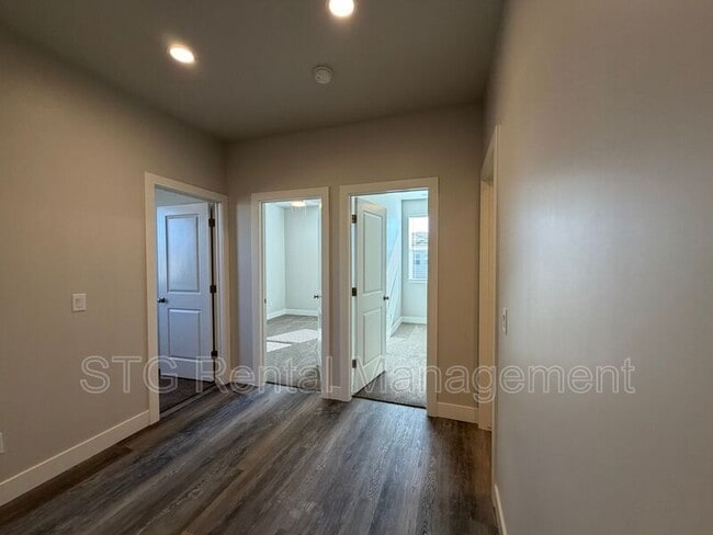 Building Photo - 1010 S 4380 W