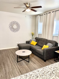 Building Photo - 1117 N 11th Ave