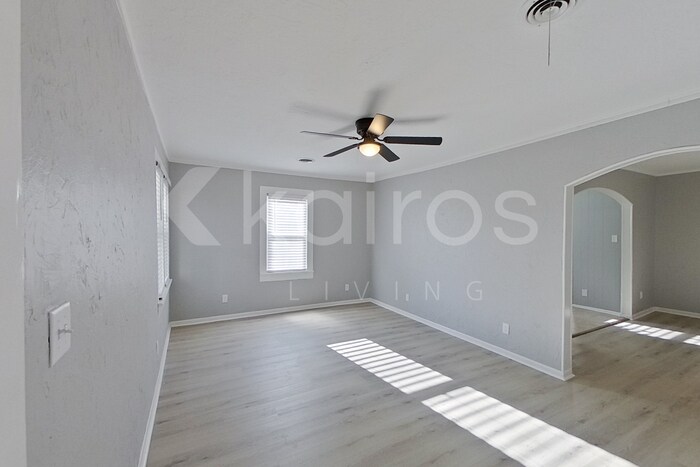 Building Photo - 411 Sunset Terrace