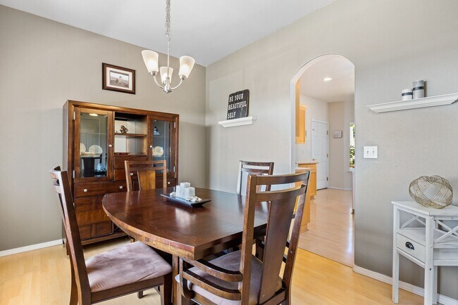 Building Photo - 3 Bd., 2.5 B., home near Barkley Village s...
