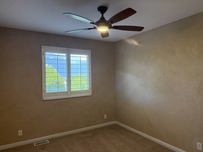 Building Photo - 7691 Willow Walk Ln