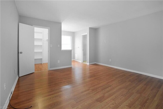 Building Photo - 240 Ferdinand Cir