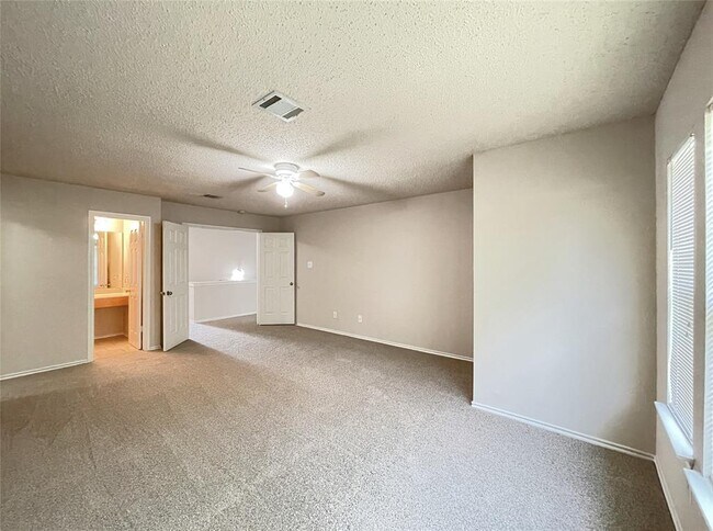 Building Photo - 3079 Hill St