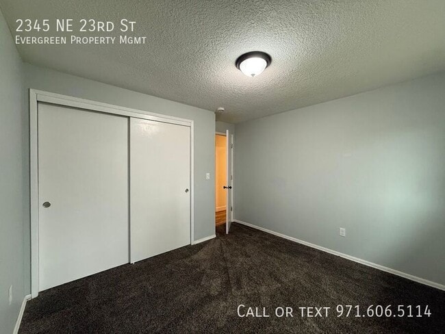 Building Photo - 2345 NE 23rd St