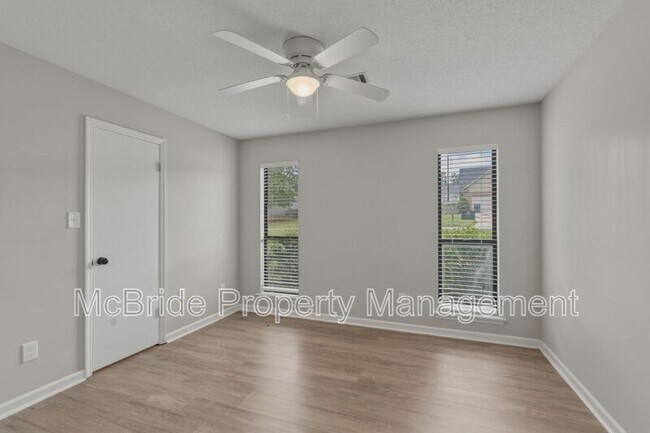 Building Photo - 342 Village Square Dr