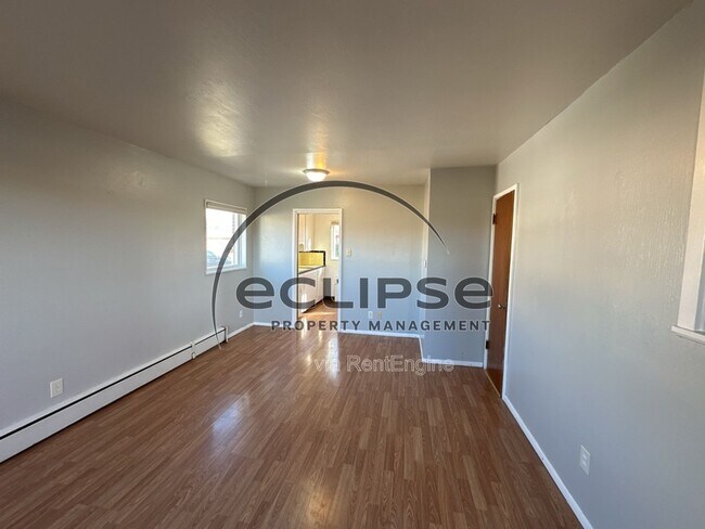 Building Photo - 1823 Gunnison Ave