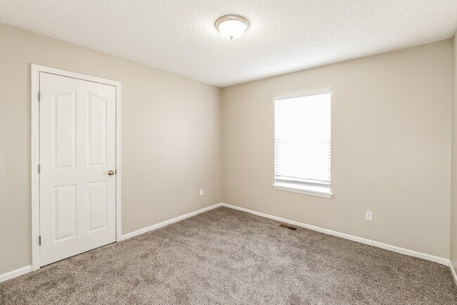 Building Photo - 712 Hibiscus Cir