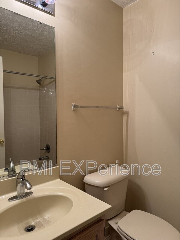 Building Photo - 5861 E Boniwood Turn