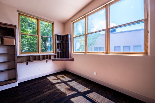 Building Photo - 3600 Cerrillos Rd